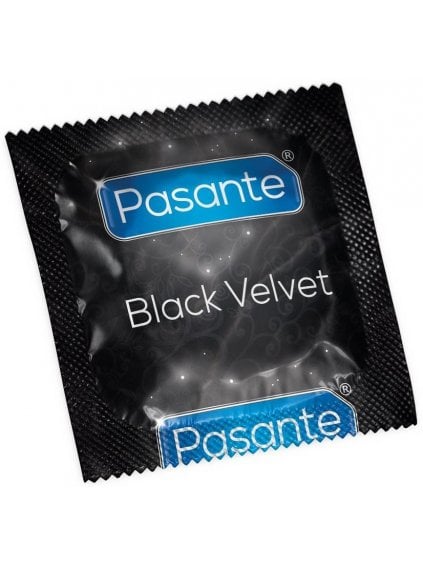Širší kondom Pasante Black velvet  černý, 1 ks