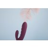 Přirážecí vibrátor s králíčkem Svakom Avery Lilac